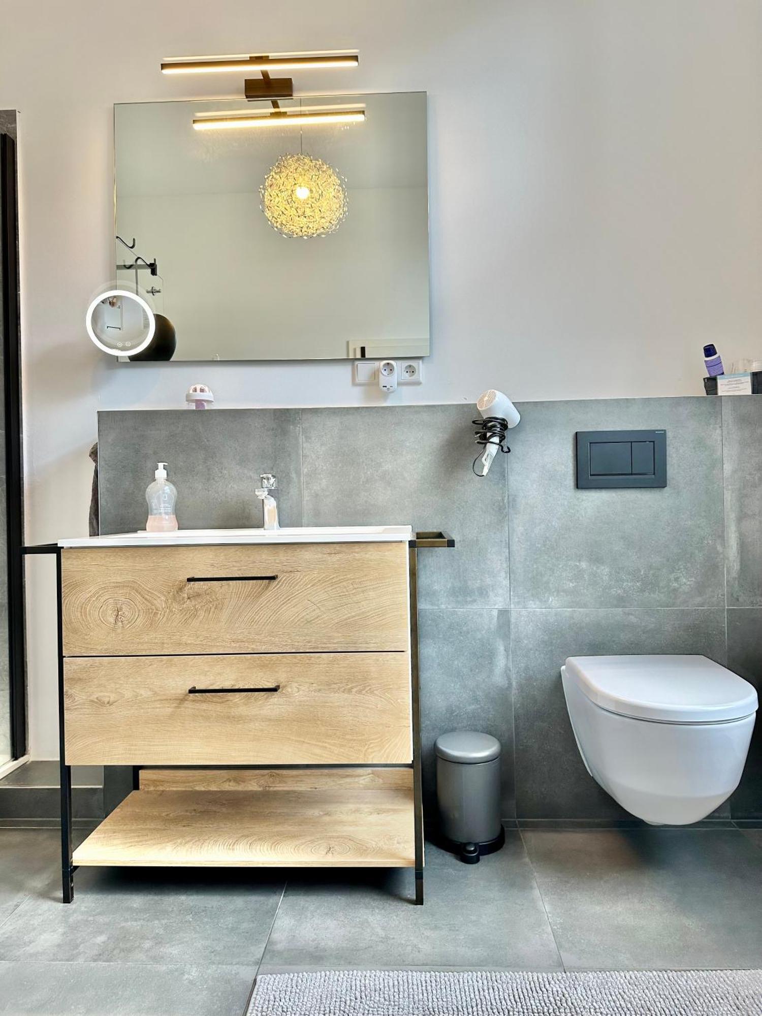 Exklusives City-Apartment Im Herzen Oldenburgs Mit Balkon Und Parkplatz A36 Luaran gambar