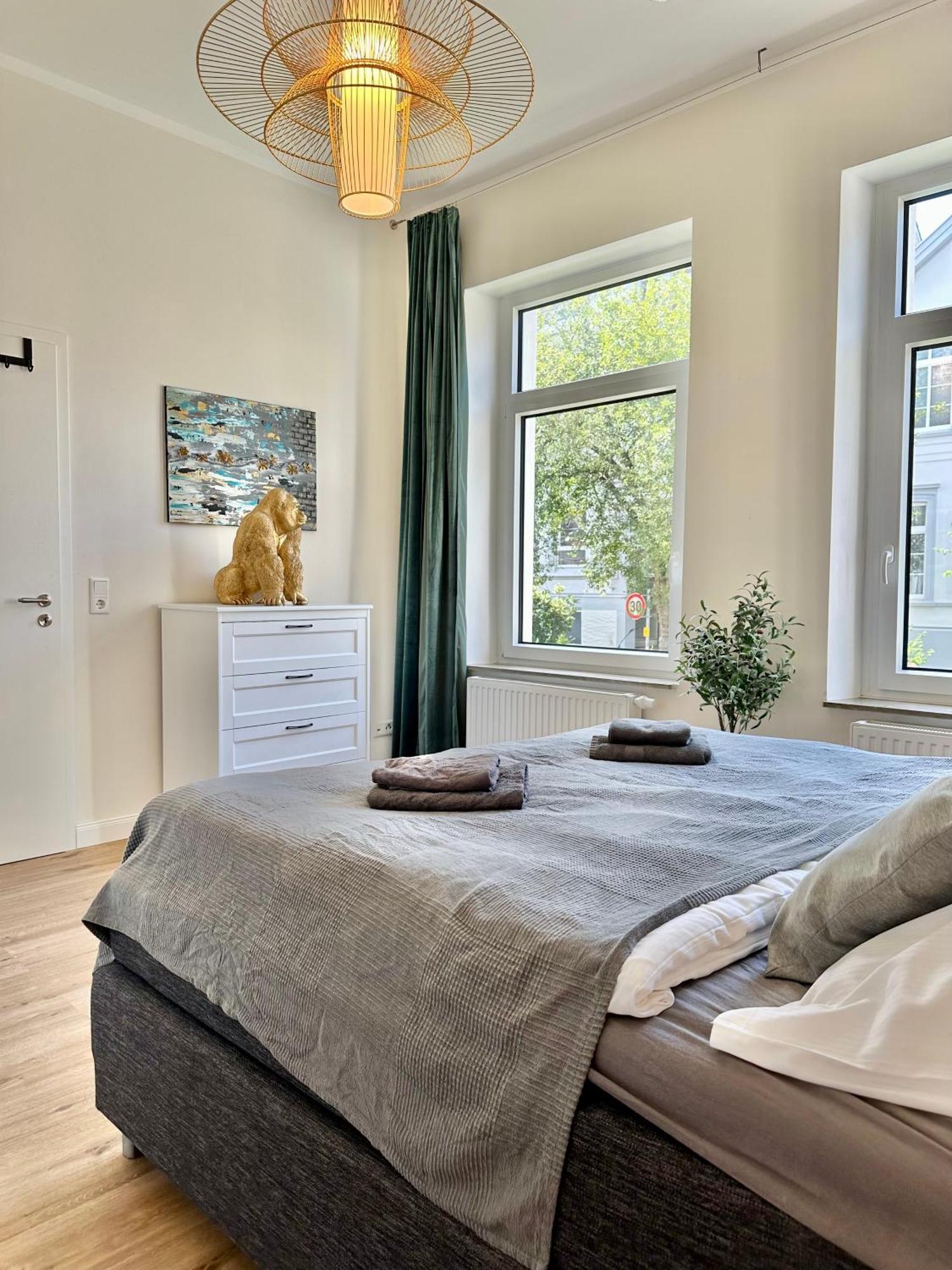 Exklusives City-Apartment Im Herzen Oldenburgs Mit Balkon Und Parkplatz A36 Luaran gambar